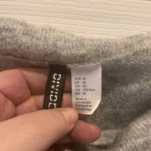 H&M Divided Womens Gray‎ Off the Shoulder Wool Alpaca Blend Knit Sweater Medium thumbnail 3
