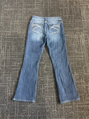 Silver Jeans Women's Flare Jeans in Medium Blue Wash thumbnail 6
