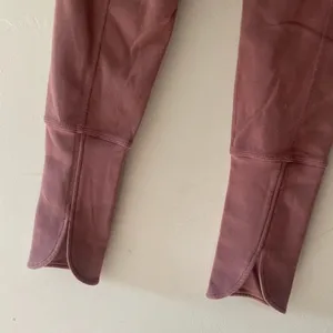Free People Movement Virgo Mauve Cropped Leggings‎ thumbnail 4