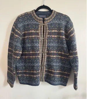 Vintage Newton Trading Co 100% Wool Nordic Fair Isle Cardigan Pewter Clasp S thumbnail 1