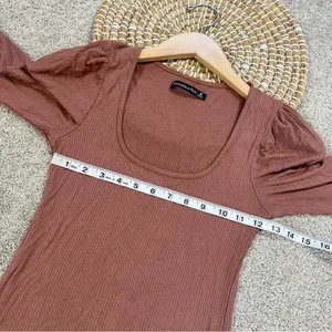 Abercrombie & Fitch Women’s Ribbed Puff Sleeve Longsleeve Shirt in Mauve M thumbnail 13