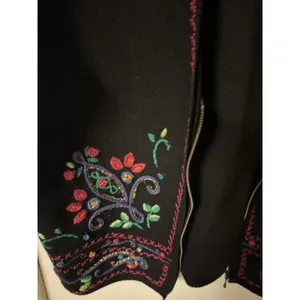 Vntg Napa Valley‎ 100% Wool Embroidered Zip Cardigan Size M thumbnail 6