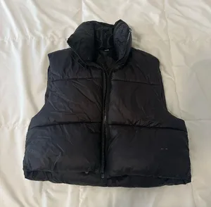 Amazon black puffer vest thumbnail 1
