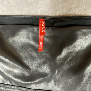 SPANX Faux Leather Leggings Black Womens Size XL Stretch Mid Rise Sleek Slimming thumbnail 2