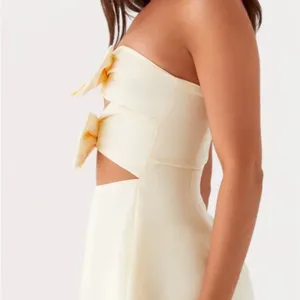 Peppermayo Girl Crush Bow Mini Dress Butter Yellow Strapless Cutout Size 6 thumbnail 4