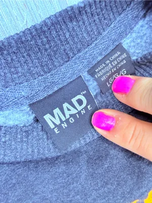 Mad engine I’m with creepy long sleeve sweater sweatshirt xl shirt Halloween thumbnail 4
