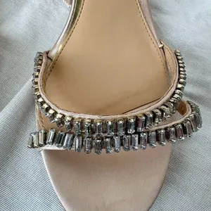 Badgley Mischka‎ Jewel Joanne Embellished Block Heel Sandal Champagne Cream 9 thumbnail 3
