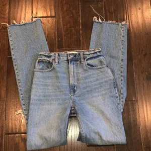 ABERCROMBIE & FITCH the 90’s straight ultra high rise jeans size 0/25 thumbnail 6