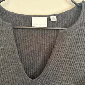 Anthropologie Ett Twa Sweater Ribbed XS Gray Charcoal Pullover Long Sleeve thumbnail 2