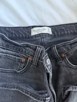 90s Relaxed Abercrombie Jeans thumbnail 3