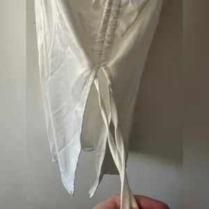 Outcast Ivory White Satin Cinched Draped Skirt Adjustable‎ thumbnail 5