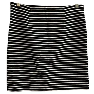 Banana Republic Women's Black‎ & White Striped Pencil Skirt Size 6 thumbnail 4