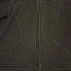 Lululemon Women’s Black Heavyweight Scuba Zip-Up Sweatshirt - Size 6 thumbnail 3