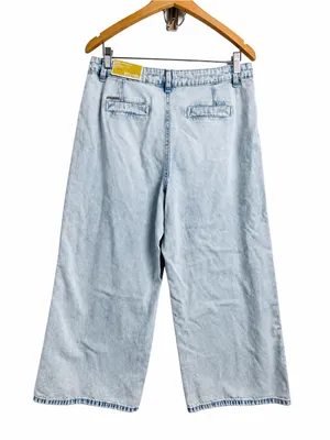 NWT Michael Kors Selma High Rise Crop Wide Leg Jeans Light Wash Size 10 thumbnail 4