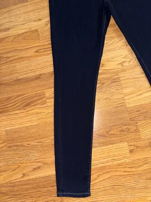 Levi’s Mid Rise Skinny Jeans Women’s Waist Size 30 Length 30 Dark Blue Wash READ thumbnail 12