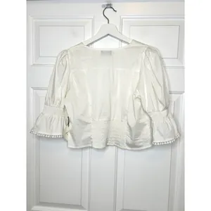 Milk & Honey NEW Puff Sleeve Crop‎ Top Large Pom Pom V-Neck thumbnail 3