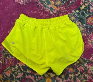 Lululemon Hotty Hot 2.5" thumbnail 2