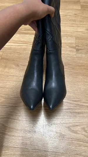 Kurt Geiger Quilted knee high boots thumbnail 4