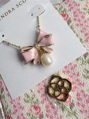 Kendra Scott x LoveShackFancy Pearl Bow Necklace and Earring Set thumbnail 8