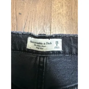 Abercrombie & Fitch High Rise Distressed Denim Shorts Washed Black Frayed Hem 29 thumbnail 3