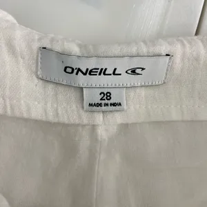 EUC O’Neill women’s white multibutton textured cotton lined casual shorts 28‎ thumbnail 6