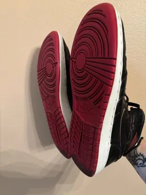 Air Jordan 1 Retro Mid GS 'Black Gym Red' thumbnail 5