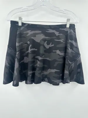 Athleta Women’s Camo Match Point Black Gray Skort Size Small thumbnail 3