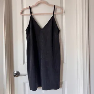 Aritzia Wilfred Gray Vivienne Suede Camisole Slip Mini Dress‎ Women’s Medium thumbnail 2