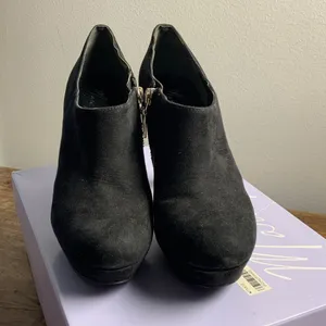 Marc‎ Fisher Suede High Heel Booties Streetwear Chic size 6.5 thumbnail 2