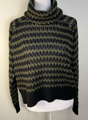 John + Jenn casual Olive and Black Checkered Turtleneck‎ Sweater size M thumbnail 1
