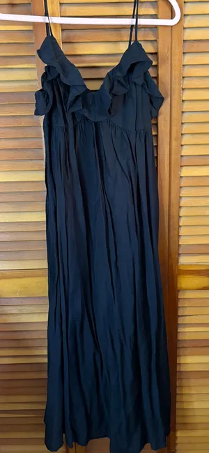 black dress thumbnail 1