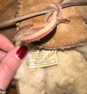 Women’s UGG Slippers thumbnail 5