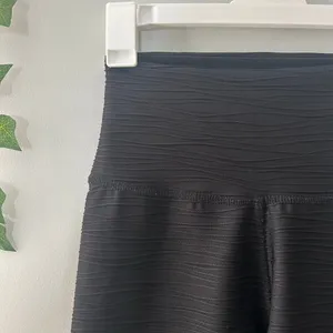 Beyond Yoga Influx Black Textured Leggings Sz S thumbnail 8