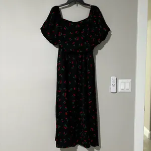 Petal & Pup Chlo Puff Sleeve Midi Sundress Cherry Print Size L thumbnail 2
