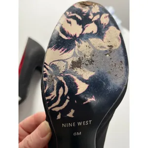 Nine West Womens Black Satin‎ Floral Toe Pumps Red Insole Size 6M High Heels thumbnail 7