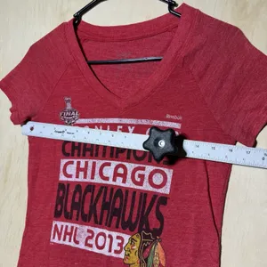 Reebok Chicago Blackhawks 2013 Stanley Cup Champions Womens Red V Neck Shirt Y2K thumbnail 4