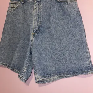 Vintage 90s Wrangler Mom Shorts Women Size 10 High Rise Light Wash thumbnail 3