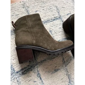 Zodiac green chunky heels boots suede size 7.5 thumbnail 2