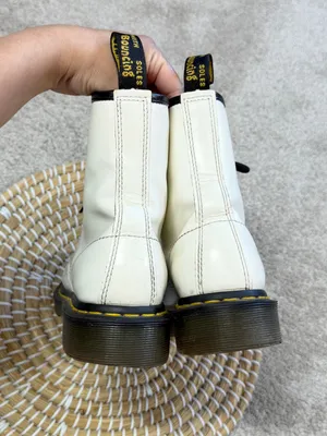 Dr. Martens Women’s Doc's. Doc Martens 11821 Boots 8 Eyes in White Gloss 7 thumbnail 9