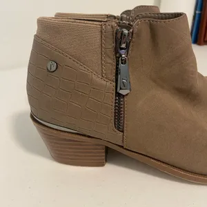 Vera Wang Simply Vera women’s tan brown faux‎ leather block heel ankle boots 7.5 thumbnail 7