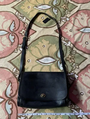 Coach Vintage City Camera Pebbled Grain Leather Brass Hardware 9812 Messenger Crossbody Shoulder 90’s Minty baguette rectangle Black Bag Purse classic minimalist thumbnail 1