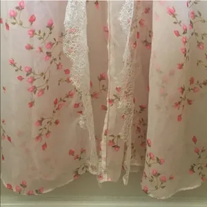 Victoria’s Secret Rosebud Chiffon Flyaway Robe thumbnail 6