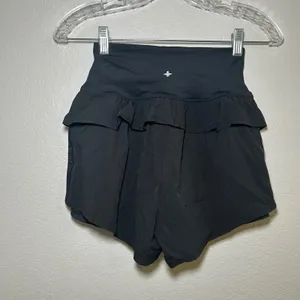 NWT Halara Women's Breezeful High Waisted Ruffle Contrast Mesh 2-in-1 shorts thumbnail 5