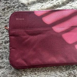 Speck laptop case‎ thumbnail 3