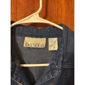 Casey and Max Denim Button Up Shirt Womens Size M, Embroidered Flowers thumbnail 3