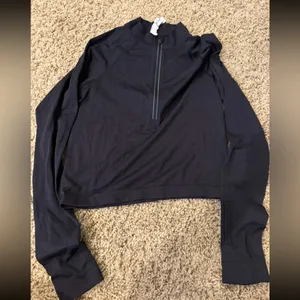 Lululemon black Swiftly Tech 1/2 zip size 6 thumbnail 2