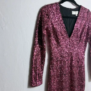 Dress the Population Pink Sequin Deep V-Neck Long Sleeve Sheath Mini Dress Sz S thumbnail 6
