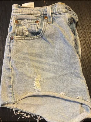 Levi’s Buttonfly Raw Hem Jean Shorts size 27 thumbnail 3