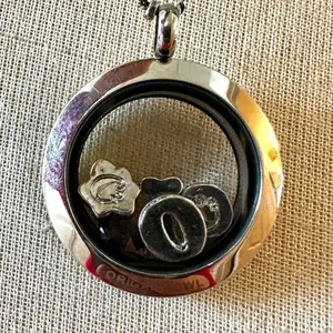Origami Owl Locket Necklace thumbnail 3