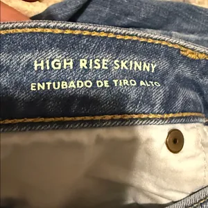 Universal Threads Women's High-Rise Skinny Jeans - Medium Wash Size 8/29 thumbnail 5